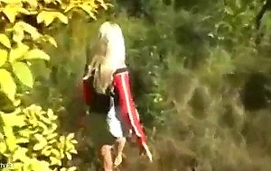 Amateur college babe fucked in woods