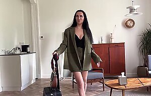 Hot stepmom forgot to put on panties before going to bed