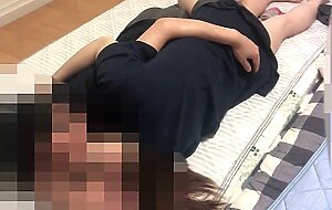 A real flirting video of an amateur couple. Handjob, blowjob, and finally face sitting cunnilingus