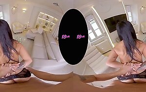 18VR Sexy Lexi Dona Getting Her Pussy Smashed