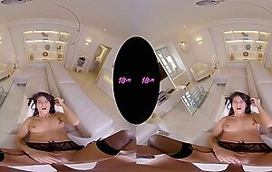 18VR Sexy Lexi Dona Getting Her Pussy Smashed