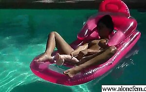 Amateur teen girl mastubating with toys vid18