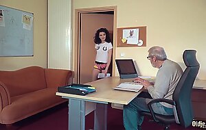 Cute Teen Fucked by Big Cock Grandpa Cums in her mouth with cumplay