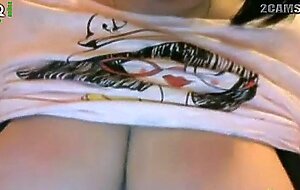 Amazing boobs showing