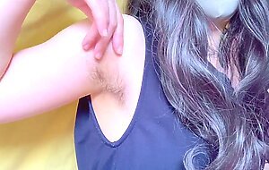 A Japanese amateur in a tank top just strokes her armpit hair [homemade]