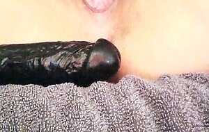 Real pussy juice dripping out pussy.Rubbing dick on my pussy makes me squirt.