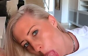 Hot Tinder Date gives me the best blowjob ever and swallows all my cum