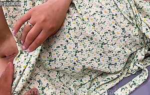 Filled the stepmother's pussy with sperm