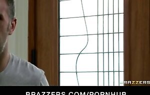 Horny big-tit blonde repair-slut sucks & fucks client's hard-dick