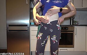 Love to rub my little stepsisters pussy until screaming orgasms when parents are not home