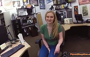 Busty chick gives bj for pearl necklace