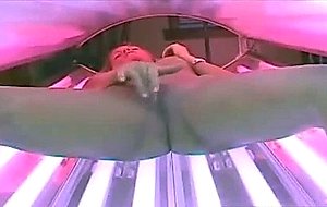 Rubing Pussy in Tanningroom