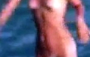 Hide Camera Filmed Hot Amateur Couple Fuck At Beach