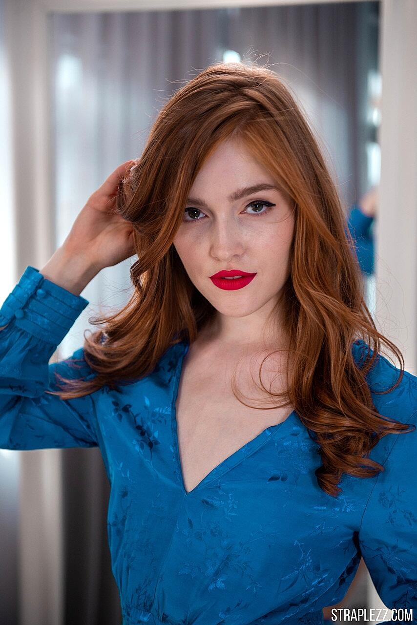 Petite redheaded doll Mia gets her hair pulled by her lesbian mistress Jia, Jia Lissa