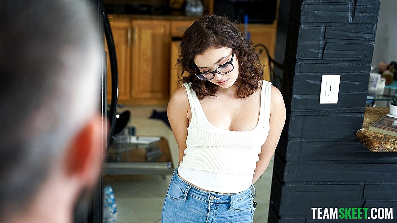 Curvy Babysitter Leana Lovings Humps A Nice Boner And Gets Cum Blasted, Ike Diezel Babysitter, Pornstar, Wife