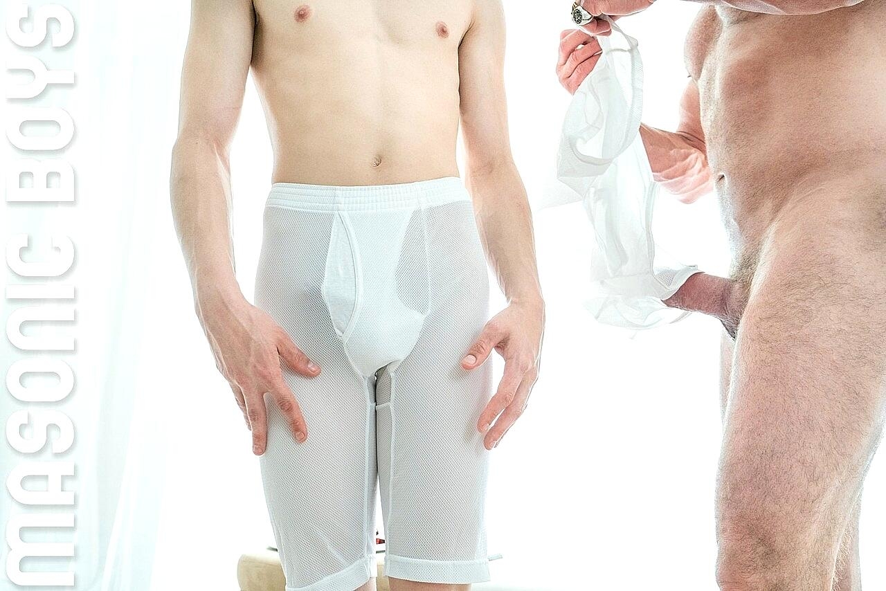 Gay Master Savage gives twink Apprentice Young a hot blowjob and fucks his ass