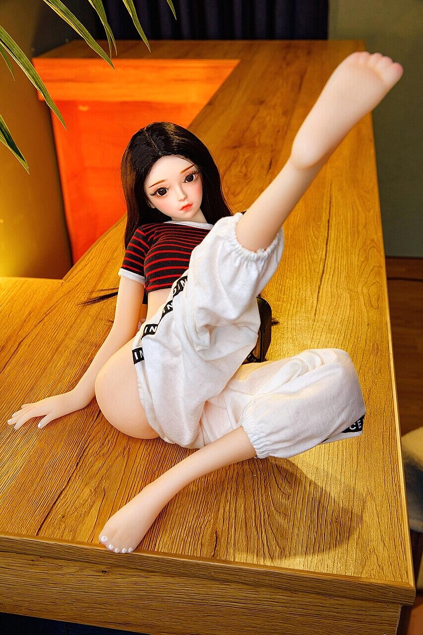Petite Dark-Haired Sex Doll Shows Her Round Tits And Her Yummy Pink Pussy 