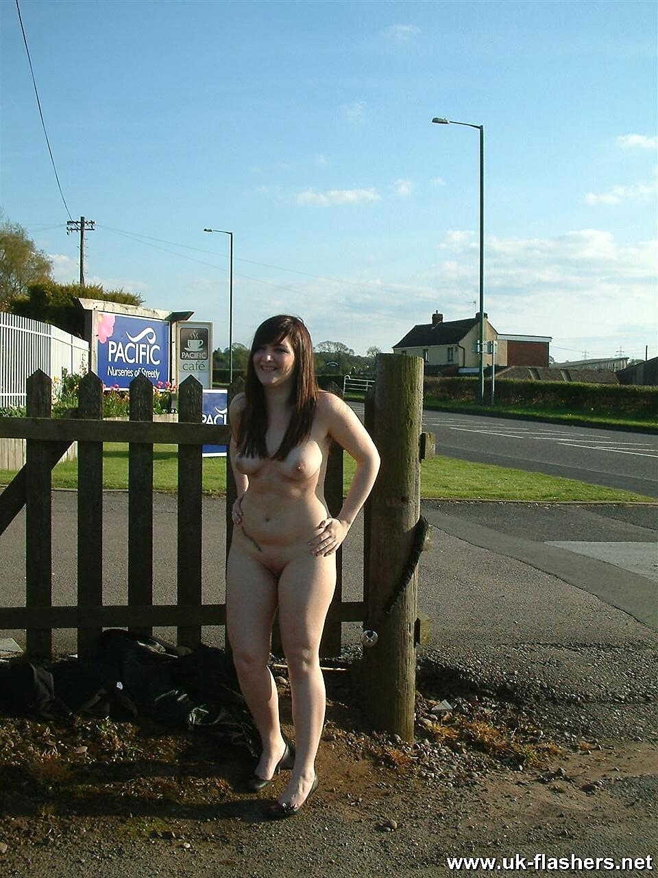 Thick Amateur With Brunette Hair Strips Naked In A Public Setting Amateur, Bbw, Chubby, High-Heels, Public