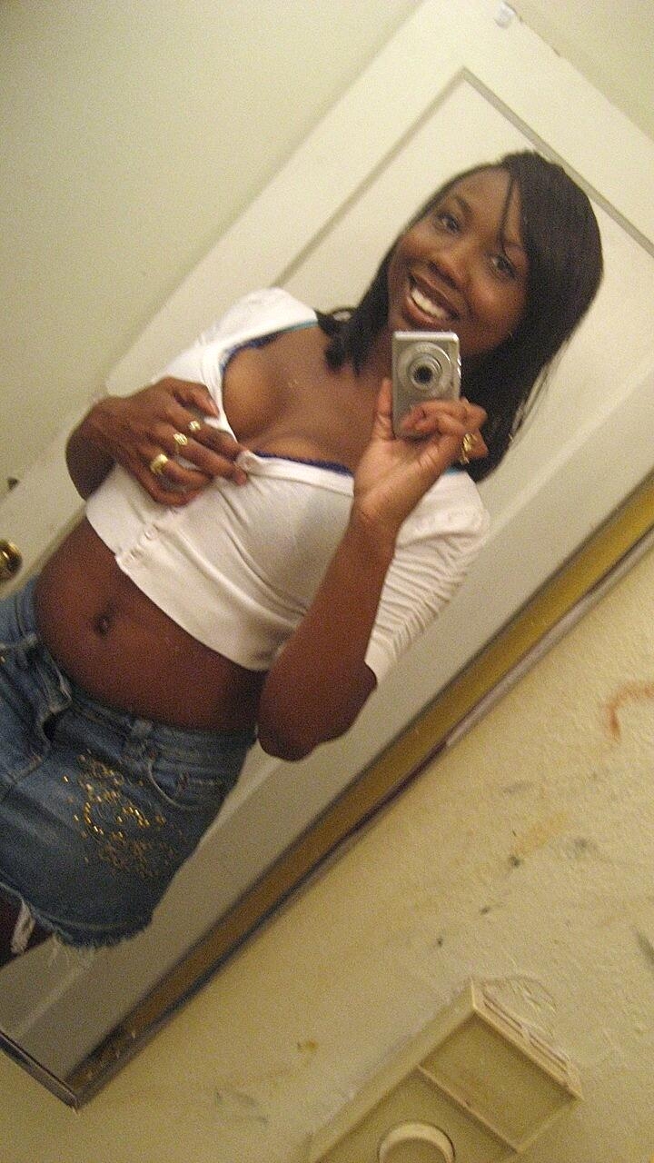 Ebony Babe Elisha Turner Takes Some Nudes Showing Her Juicy Tits & Her Big Ass Amateur, Amateur-Swingers, Swingers