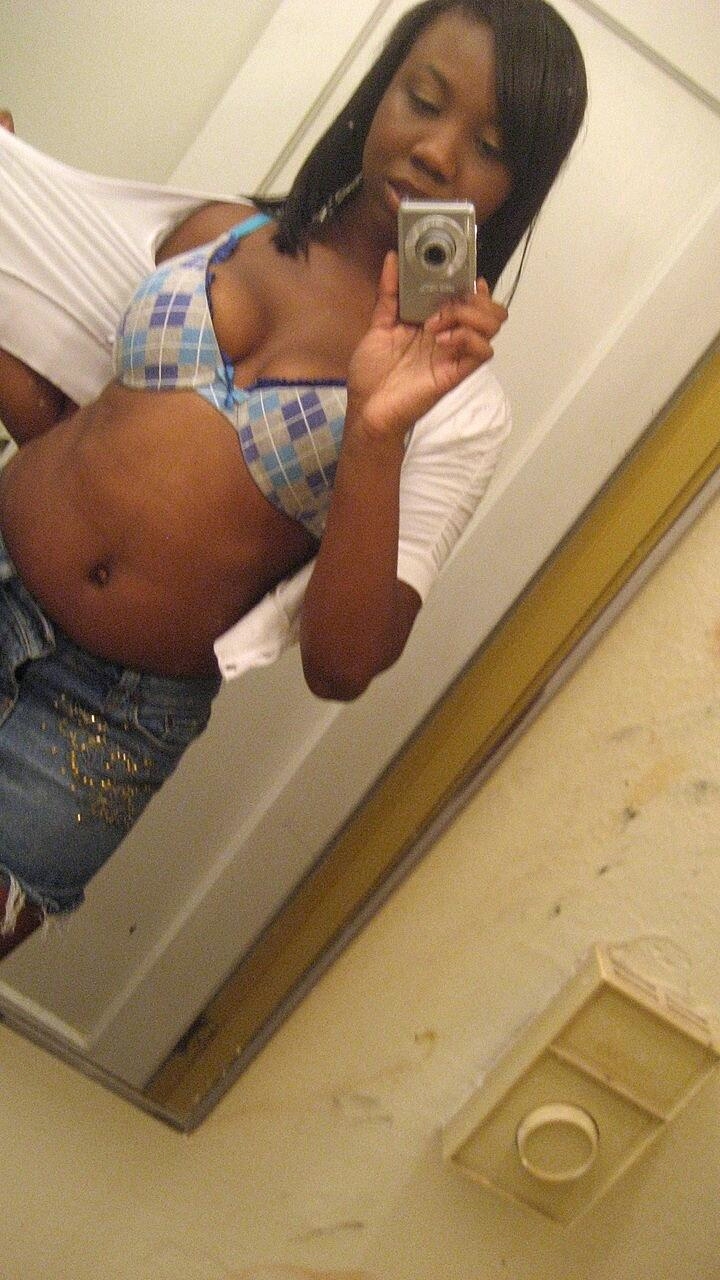 Ebony Babe Elisha Turner Takes Some Nudes Showing Her Juicy Tits & Her Big Ass Amateur, Amateur-Swingers, Swingers